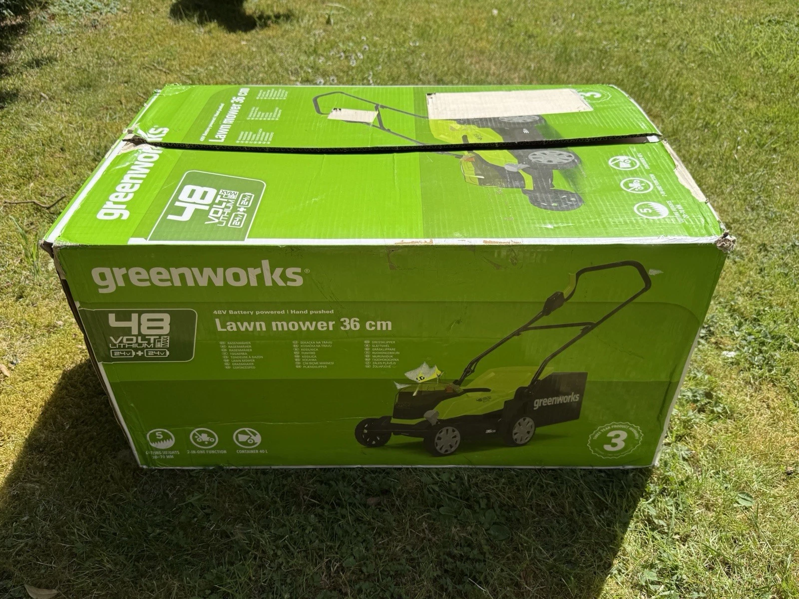 Greenworks 48V Lawn Mower 36cm With 2x 2Ah 24V Batteries & Charger - New 7