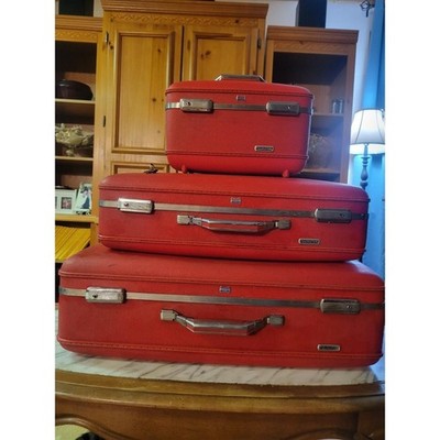 Vintage 1960s Red Hard Shell Vinyl Luggage Set of 3 Locking Extra Compartments