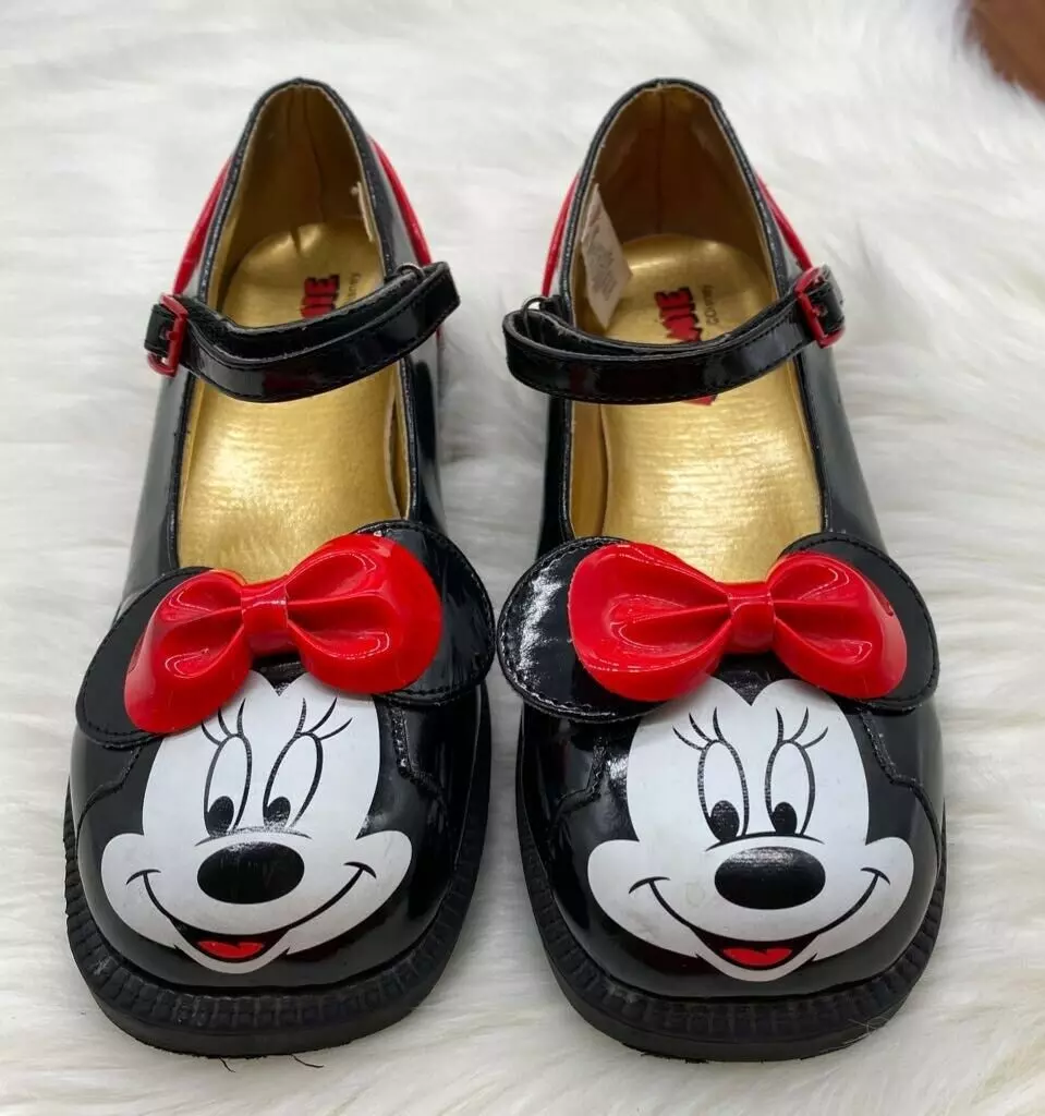 Black minnie sales mouse shoes