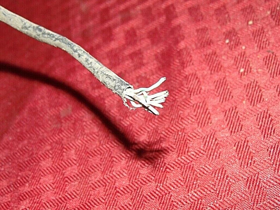 CABLE ALFA CABLE 9504C LL92833 24 AWG TIPO SÓLIDO MP USO INTERIOR 250 PIES Foto 2 de 4