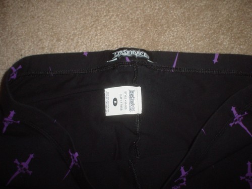 DAMEN/JUNIOR (LIPPENSERVICE) SCHWARZ MIT LILA SCHÄDELN STRETCH LEGGINGS - GRÖSSE. 11 - Bild 7 von 7