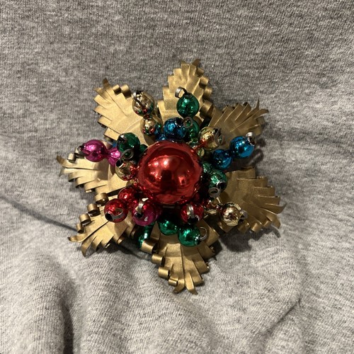 Adorno navideño vintage estrella de hojalata y bolas de vidrio 3,5x3,5x2”. Hecho a mano - Imagen 8 de 8