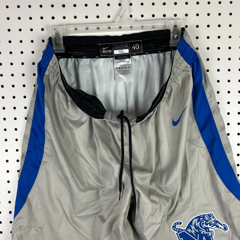 Pantalones Cortos Memphis Tiger Nike Juegos de Baloncesto Usados 40 Dain Dainja #42 2024-2025 Gris Foto 3 de 4