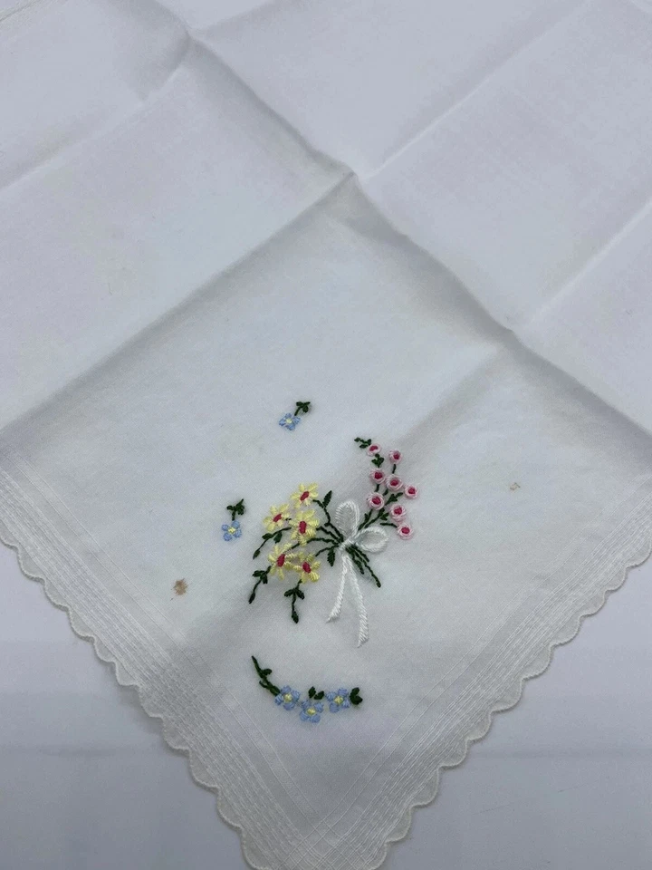 Granny Core Лот из 6 вышитых цветочных носовых платков · Винтажные белые носовые платки - Изображение 3 из 4