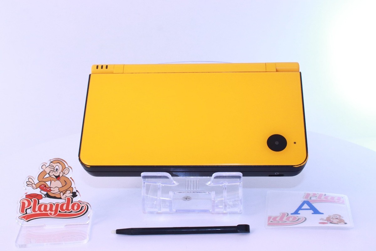 Nintendo DSi LL Color: Yellow [Rank :A] W/USB Cable [Japanese Ver