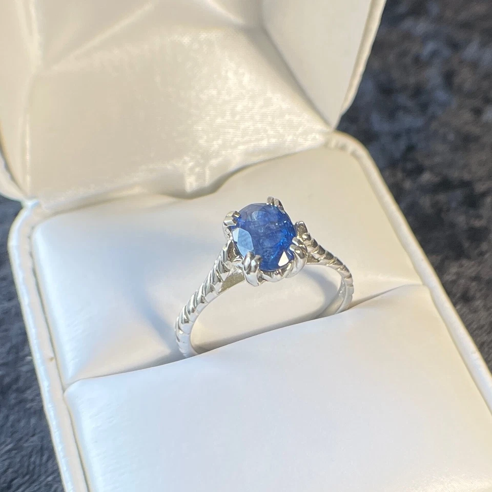 Anillo de cóctel de plata esterlina con piedras preciosas de iolita azul brillante de 1,4 quilates talla 8 Foto 3 de 4