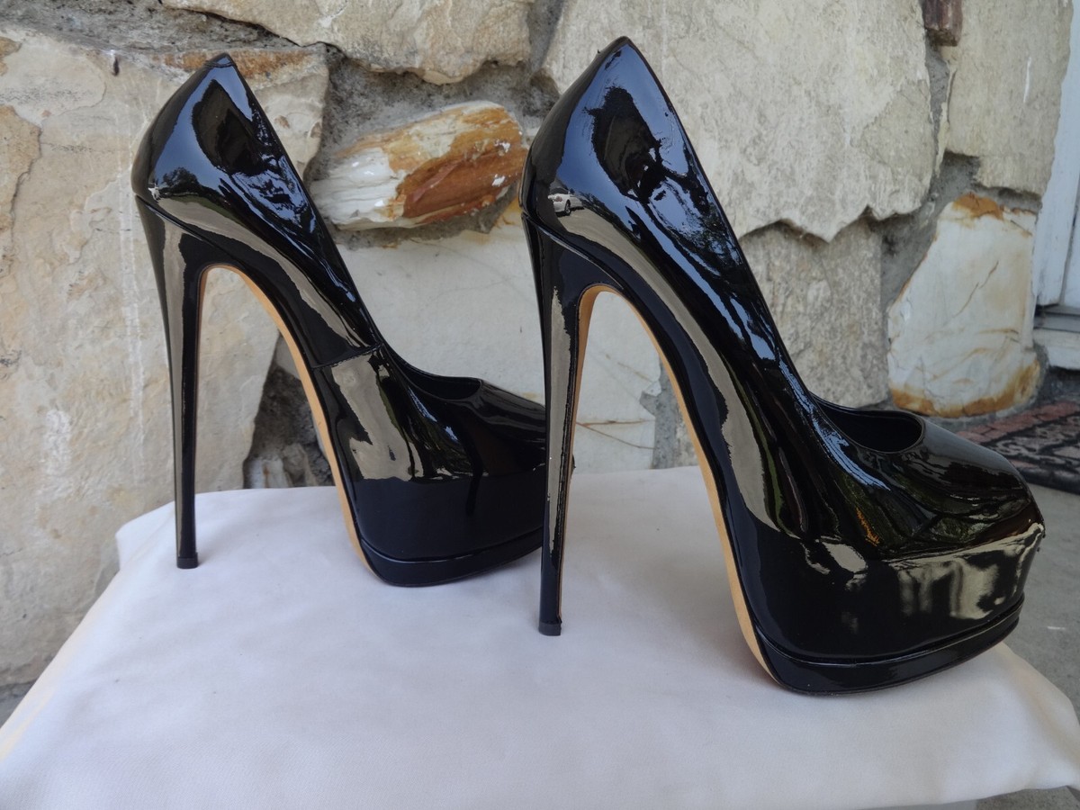 靴 Giuseppe Zanotti archive pumps ladies Giuseppe Zanotti Black Suede Crystal Embellished Peep Toe