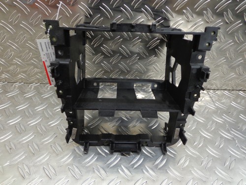 VW Golf 5 V  Radioschacht Doppel DIN Mittelkonsole 1K0858005D