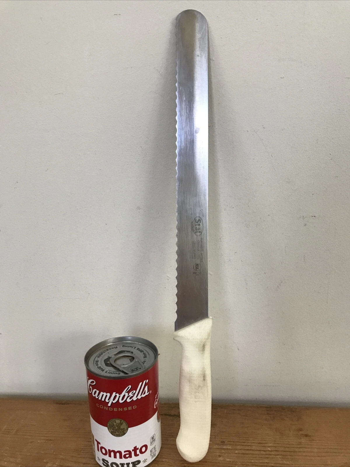Winco Stal High Carbon German Stainless Commercial Serrated Bread Bagel Knife
