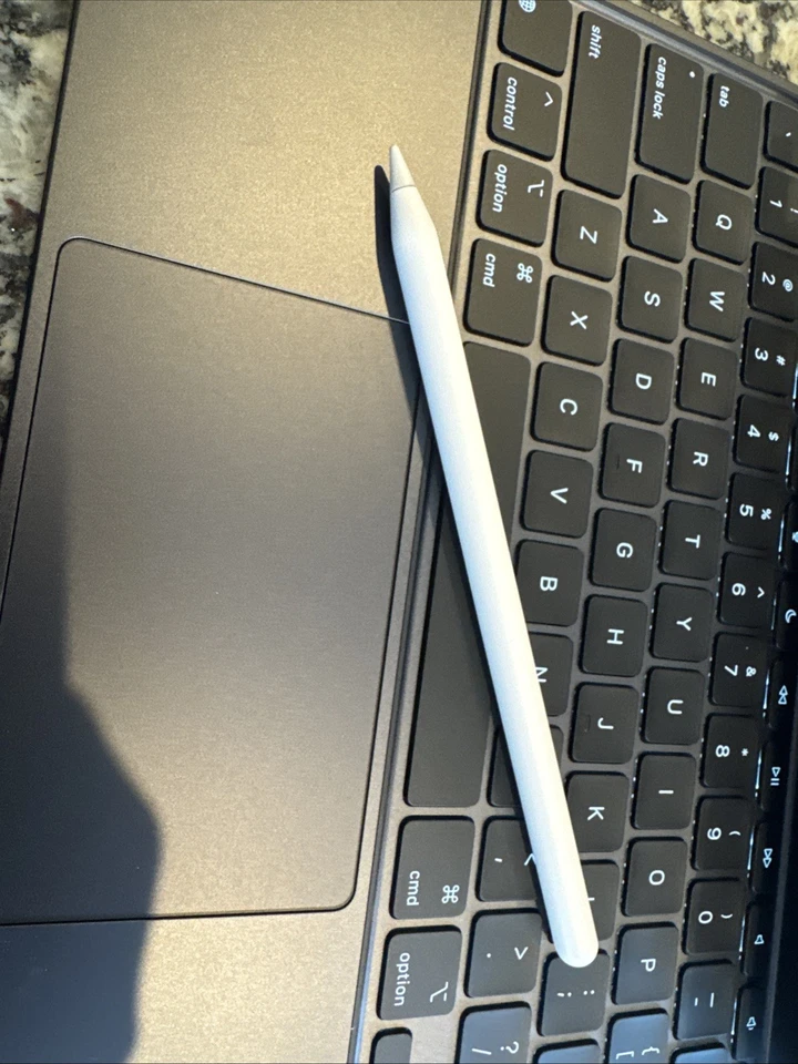 Apple Pencil 2da Generación MU8F2AM/A: Impecable Foto 2 de 4