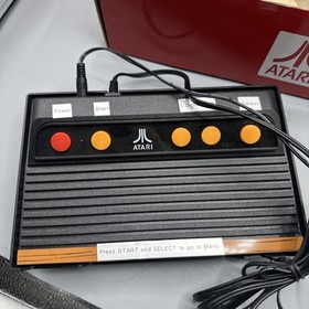 Atari Flashback 8 Classic Game Console 105 Built In Games in Box-S