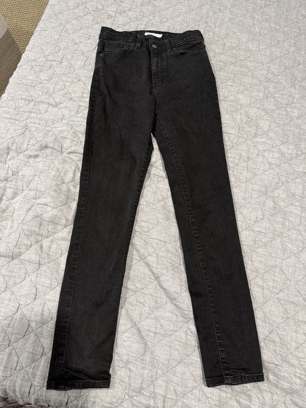 Levi Jeans Women's 721 High Rise Skinny 28