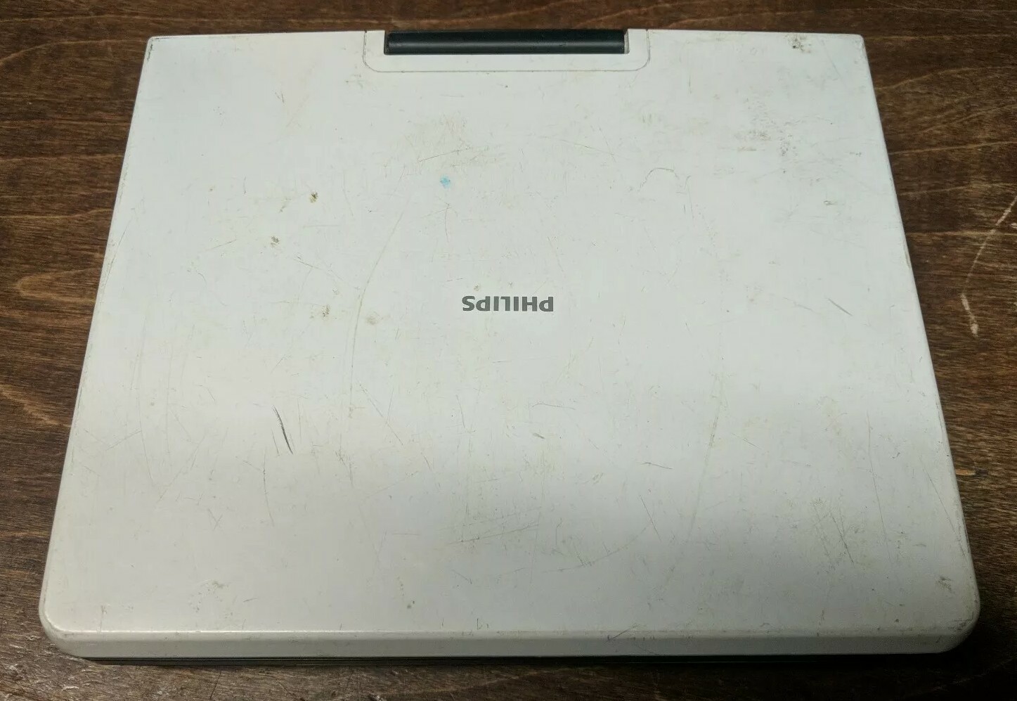 BROKEN AS IS Philips PET729/37 White Widescreen 7" Portable TV DVD