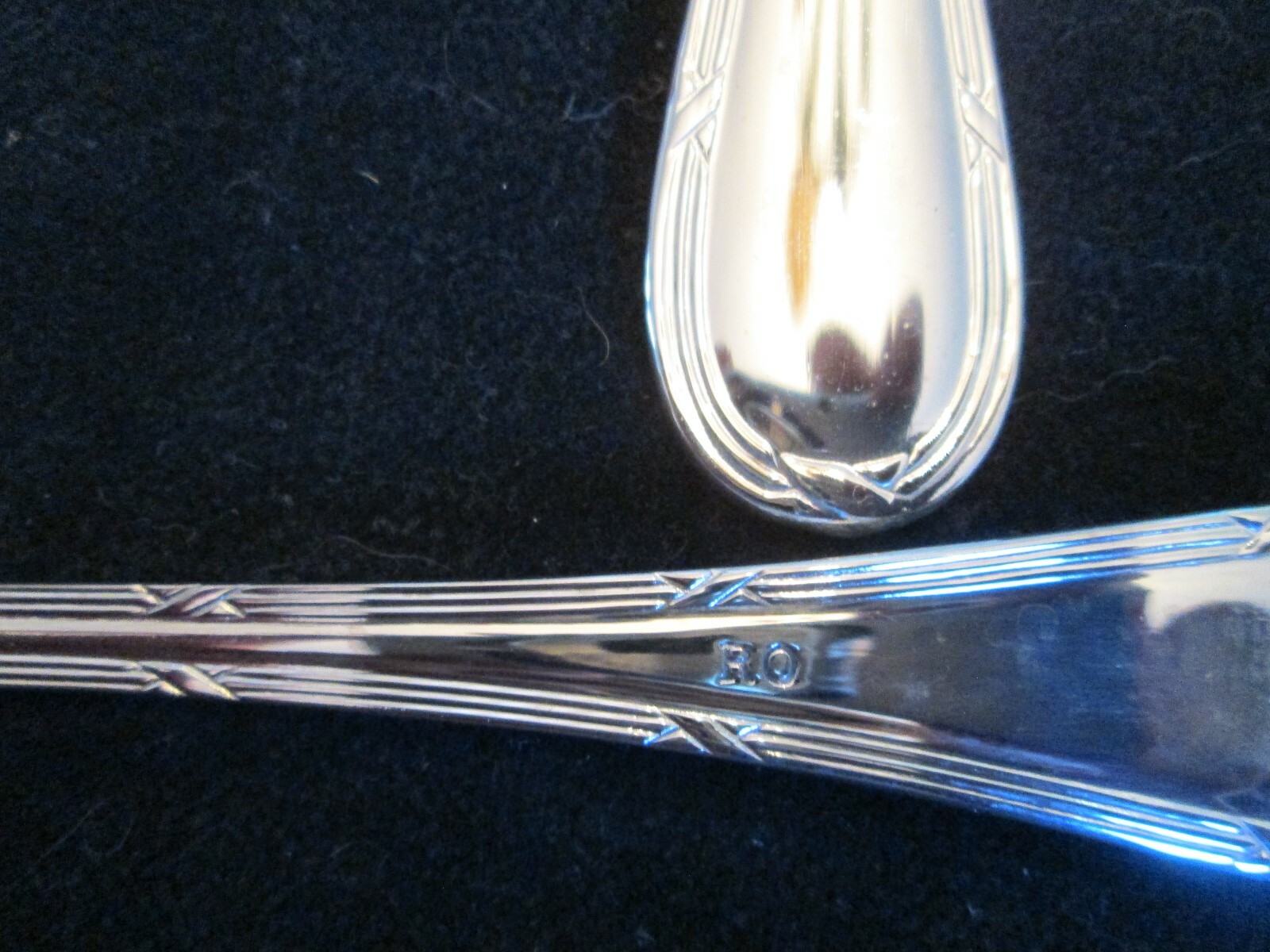 SET 2 SALAD FORKS! Vintage RO brand stainless: edged pattern: EXC