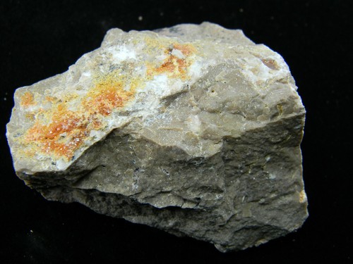 Pequeños Cristales Rojos de Vanadinita en Matriz Marruecos 166,63 gramos - Imagen 4 de 5