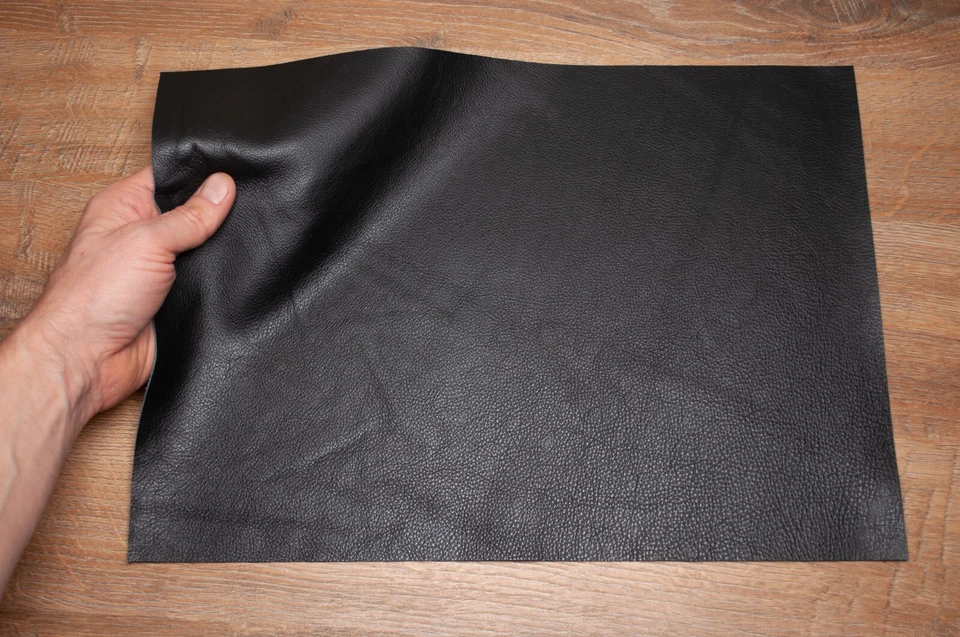Hojas de cuero italiano de grano completo de 1,3-1,5 mm de grosor. Paneles precortados para manualidades Foto 4 de 4