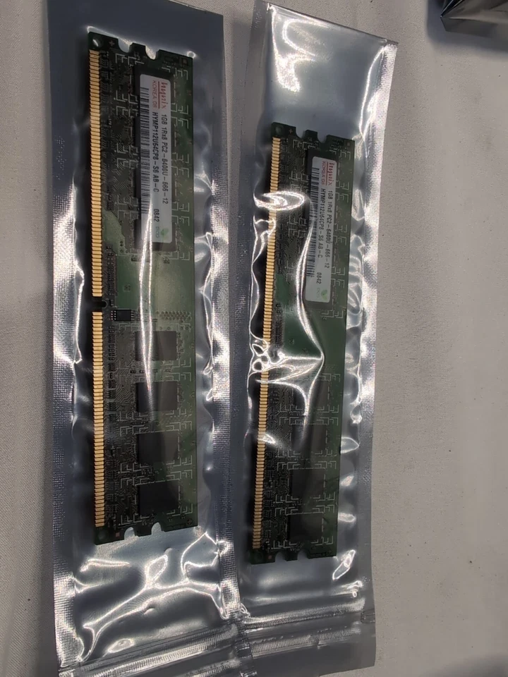 2GB 2x1GB PC2-6400 DELL SNPXG700C/1G DDR2-800 HYNIX HYMP112U64CP8-S6 AB-C - Image 2 of 2