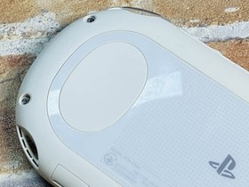 PS Vita PCH-2000 White ZA12 SONY PlayStation Japan Charger 8GB Tested EX DDP