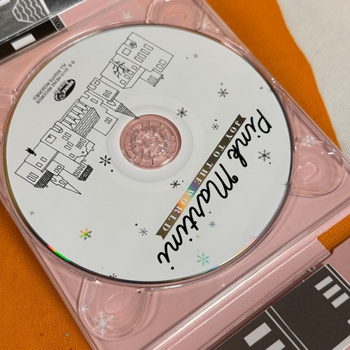 Pink Martini Joy to the World Xmas Holiday Music CD w/ Case & Artwork 2010 - Picture 4 of 6