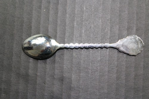 Vintage Collector Souvenir Spoon: Lake George New York 4.5" - Picture 3 of 3