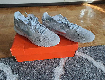 Nike Streetgato Herren Low Top Sneaker Grau/Silber EU 44,5 DC8466 005