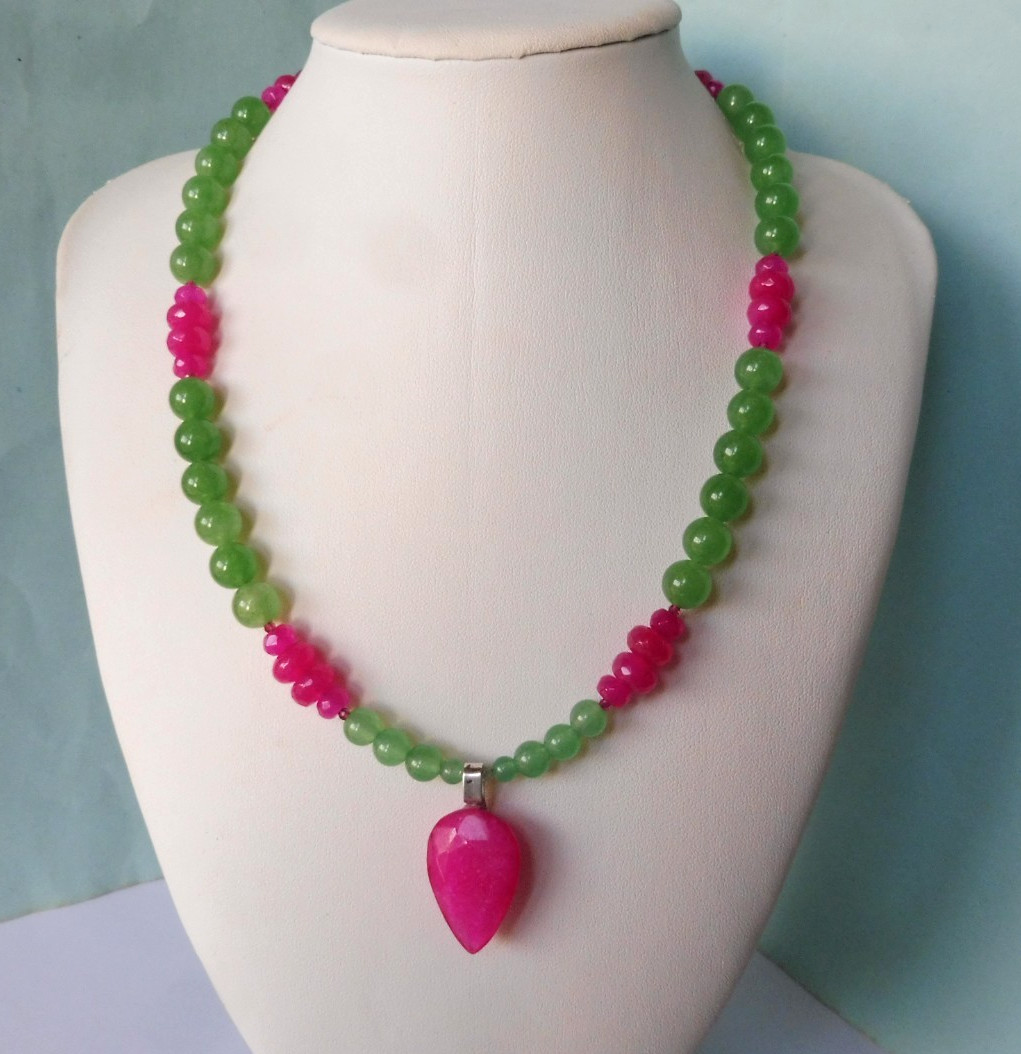 Collier Aventurine et Jade Rouge Rose 44cm Pour Sublimer Vos Tenues de Soirée