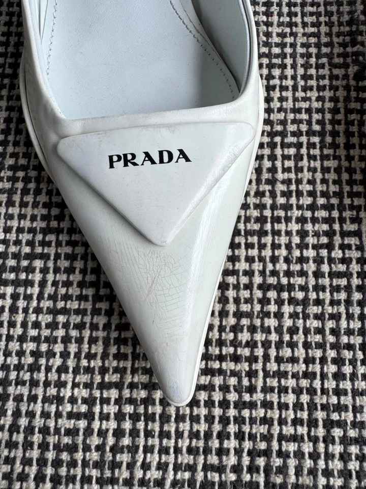 Prada Triángulo Logo Tacones Talla 35 Mujer Foto 3 de 4