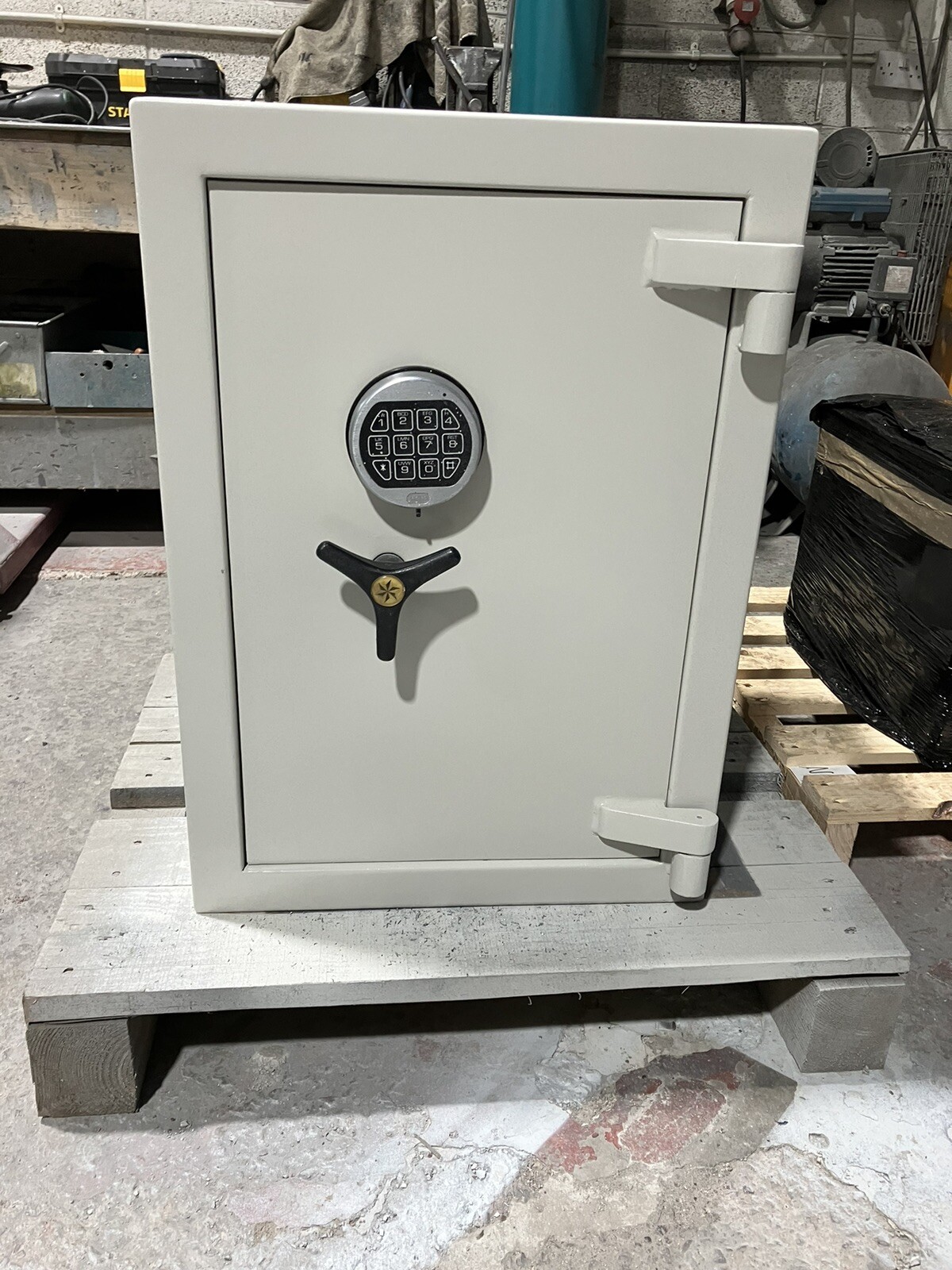 Dudley Safe Size 2 Digital Locking eBay