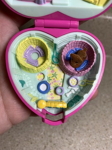 Vtg Polly Pocket Precious Puppies Compact w/ 1 Dog Pet Parade Collection - Picture 2 of 6