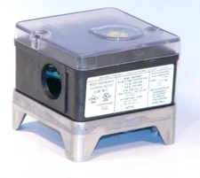 ANTUNES 8102111203 2-20wc Auto Reset SPDT High Gas Pressure Switch w/ 1/4 NPT