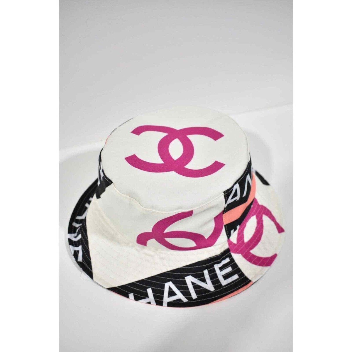 Chanel 22S Black White Pink Beige Fabric CC Logo Sun Cloche  display picture 3