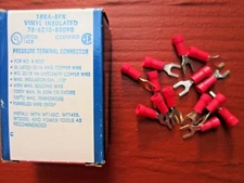 Pkg/100 Thomas & Betts Sta-Kon 18RA-8FX Fork Terminal Connector