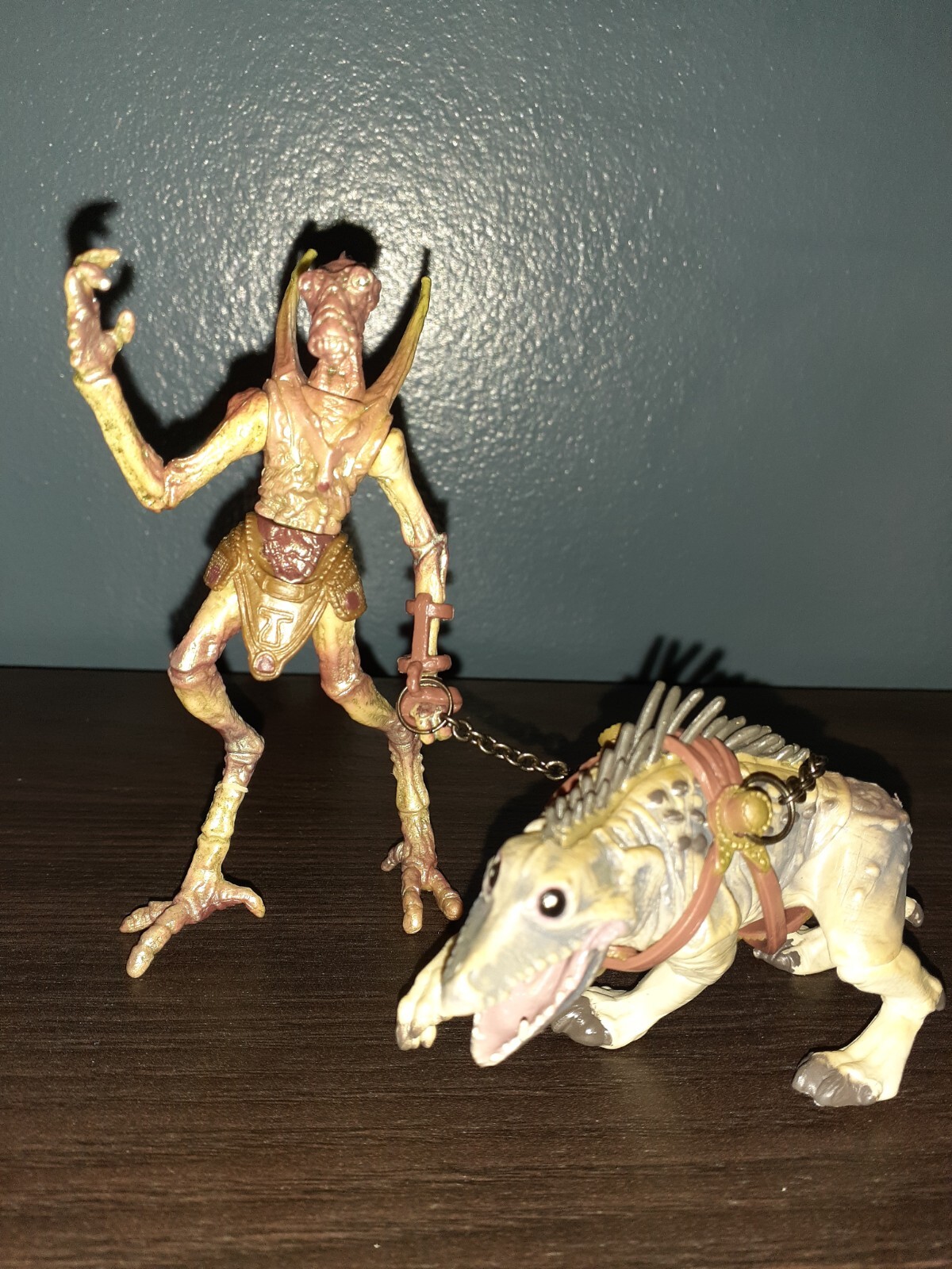 Star Wars Episode 2 Attack Of The Clones Geonosian And Massiff Action Figures