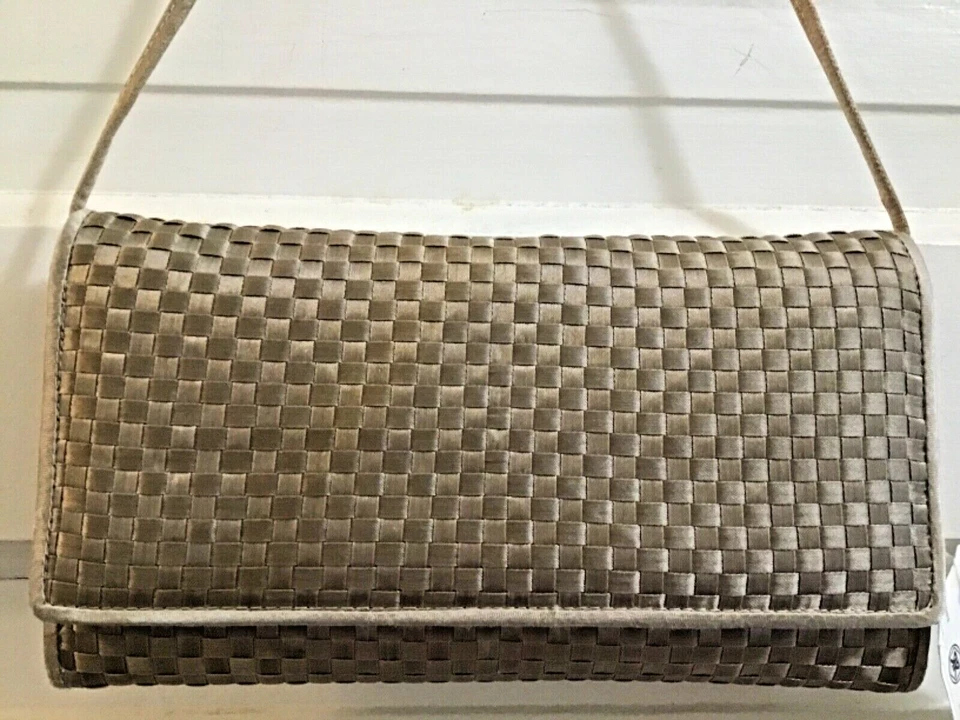 NWT Women’s NEIMAN MARCUS Crossbody Wallet /Clutch 8x4.5 SRP 85 - Image 4 of 4