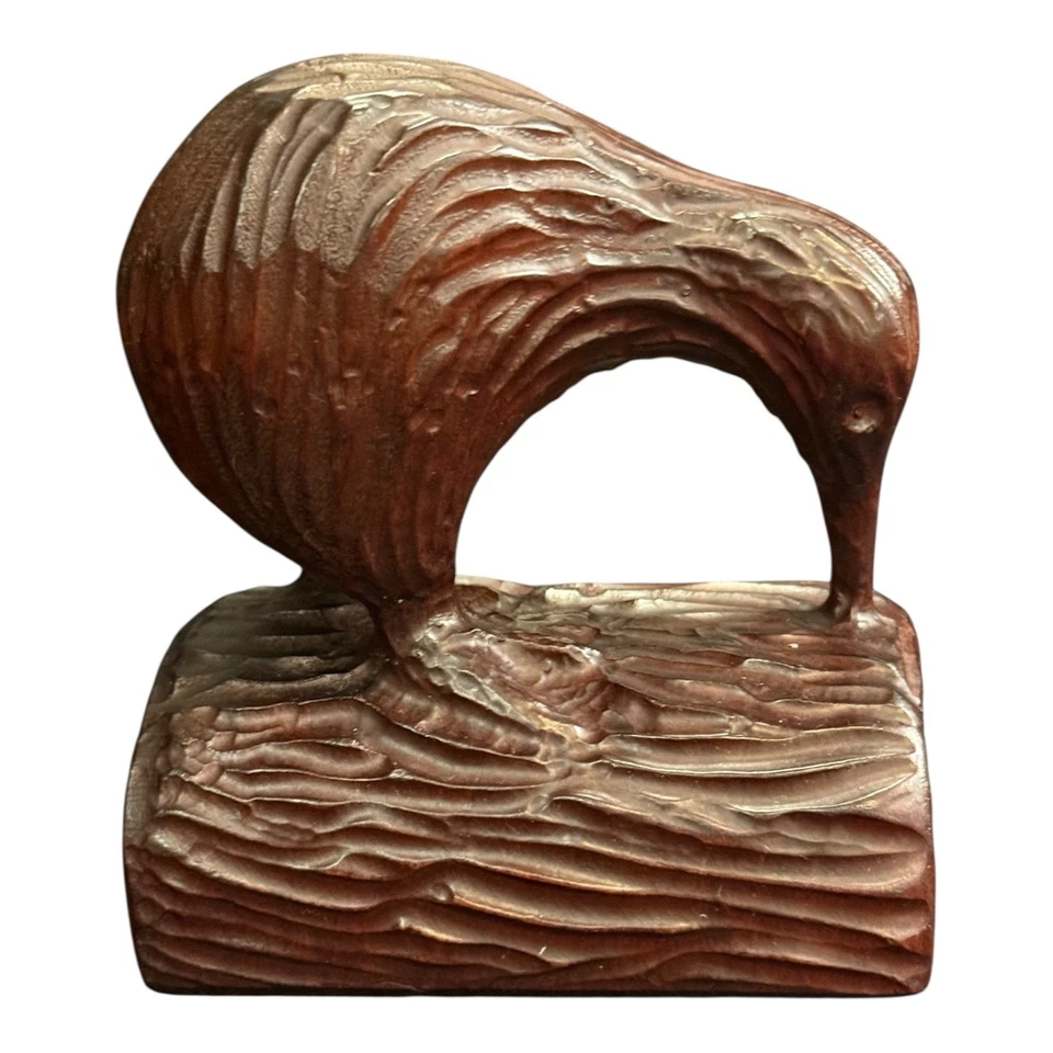 Paquete de estatuillas de madera boho - Tiki, pájaro kiwi y jarrón tallado conjunto de decoración tribal Foto 2 de 4