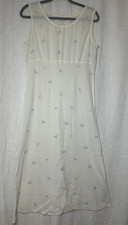 VTG Desir e Women s White Sleeveless Cotton Nightgown Embroidered Floral 36/38