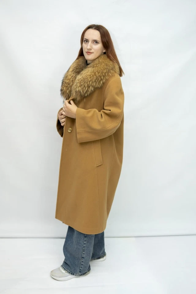 "Emozioni Italy Wool Cashmere Coat with Fur Collar – Camel – Taglia 55 (XL–XXL) - Image 4 of 4