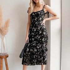 Lulus Floral Print Tie Straps Dress Size Médium Midi Style