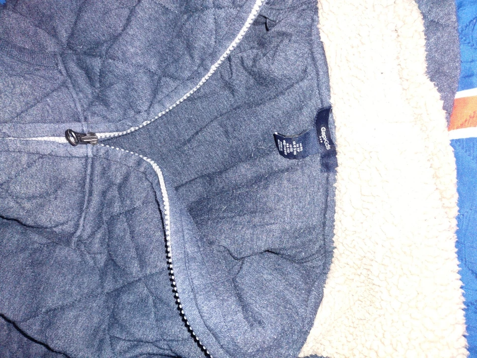 Sudadera Gap Niños Niños Azul Marino Acolchada Forrada Con Capucha Cremallera Logo -Talla XS 4/5 Foto 4 de 4