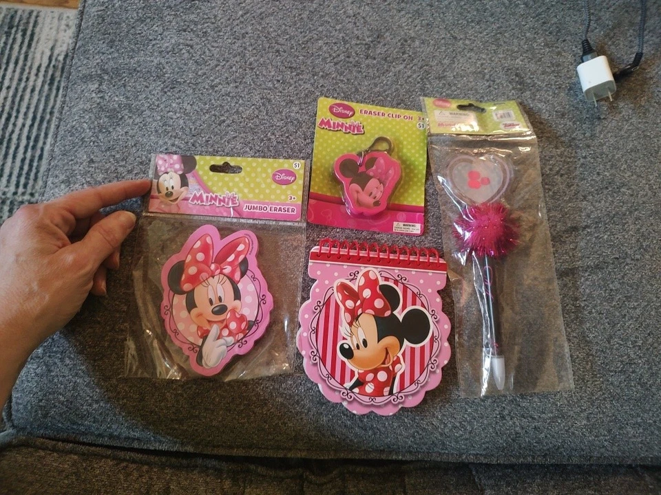 Conjunto de papelaria Minnie Mouse rosa Disney Jr material de volta às aulas para crianças 4 peças - Imagem 2 de 4