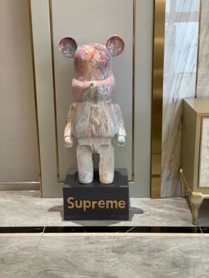BPUIYEW Bearbrick Violent Bear Tisch-Skulptur-Vitrine, Sammlerstücke