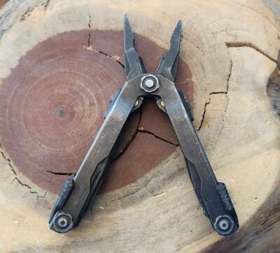 Gerber Diesel Multi-Plier Black Oxide Multi-Tool 11 Tool - Great (READ) B14