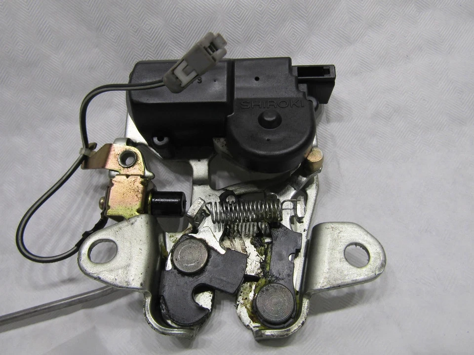 Lexus Soarer Toyota SC300 SC400 91-0 porta-malas trava de trava de trava central - Imagem 2 de 4