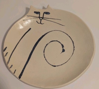 Art Pottery Cat Plate Signed JLJ, 9.5''