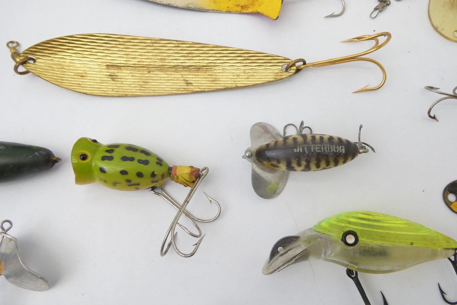 Vintage Fishing Lure & Tackle Lot Spinners Spoons Floats Hooks Pouch Parts Mixed - Image 10