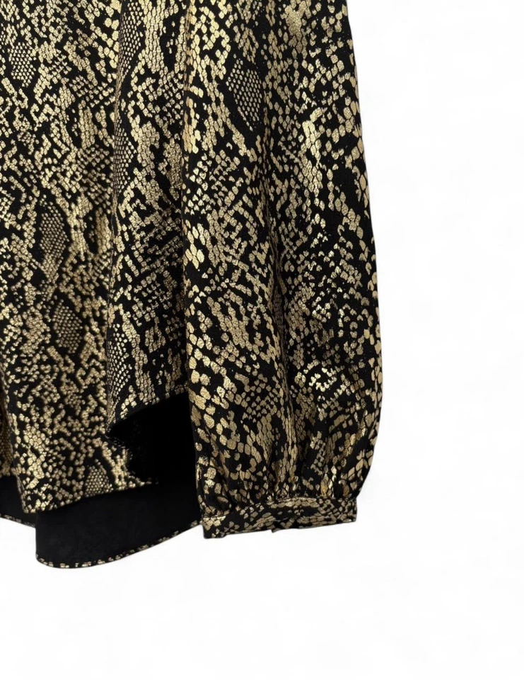 Blusa plisada invertida de piel de serpiente dorada metálica Michael Kors para mujer talla mediana Foto 3 de 4