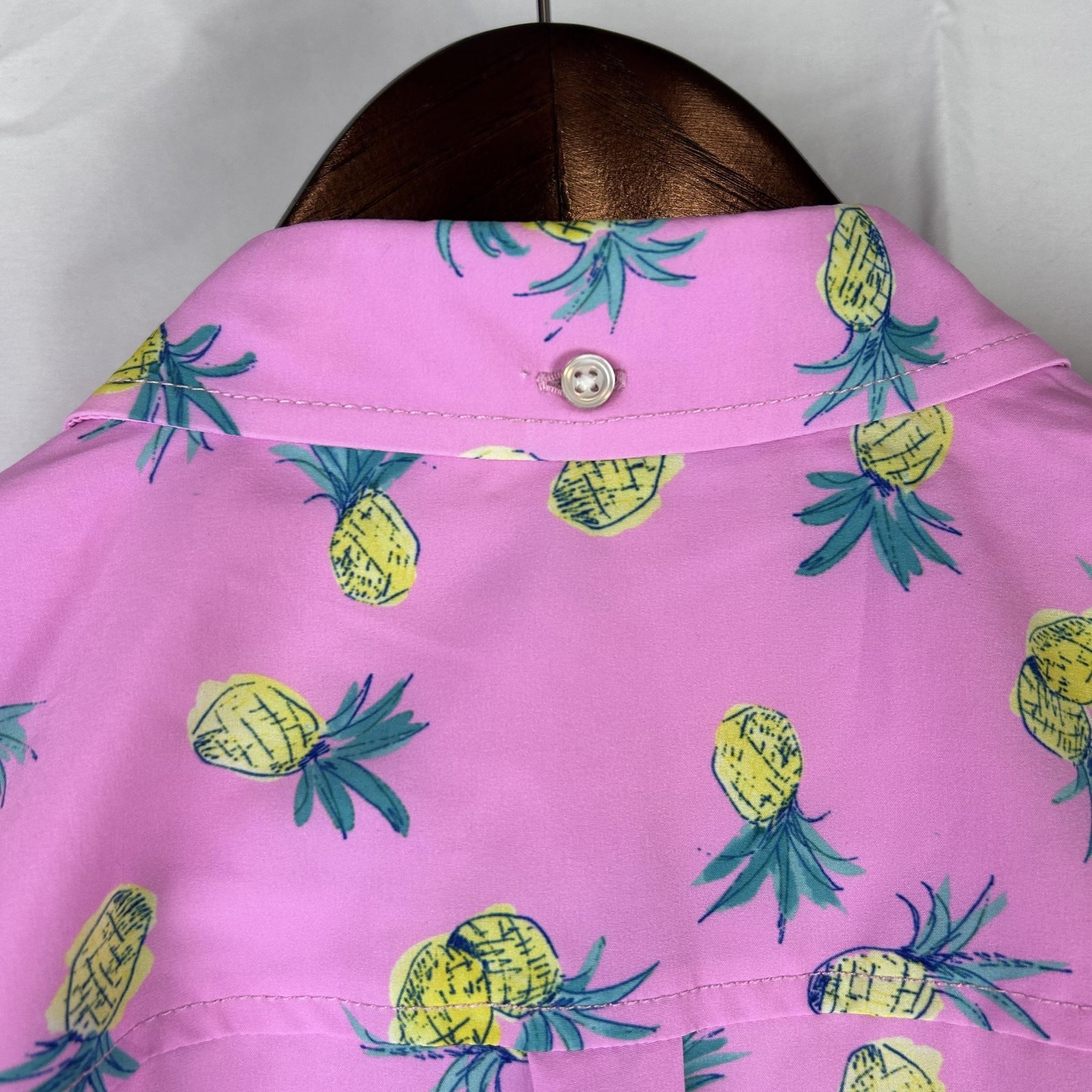Chubbies Shirt Mens Medium Pineapple Print Short Sleeve Button Up Summer Casual
