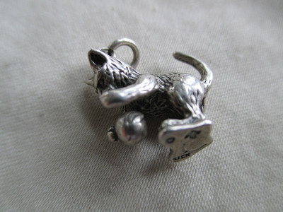 Vtg Sterling Charm Nice Solid Kitten Playing With a Ball **4.8 Grams** Signed