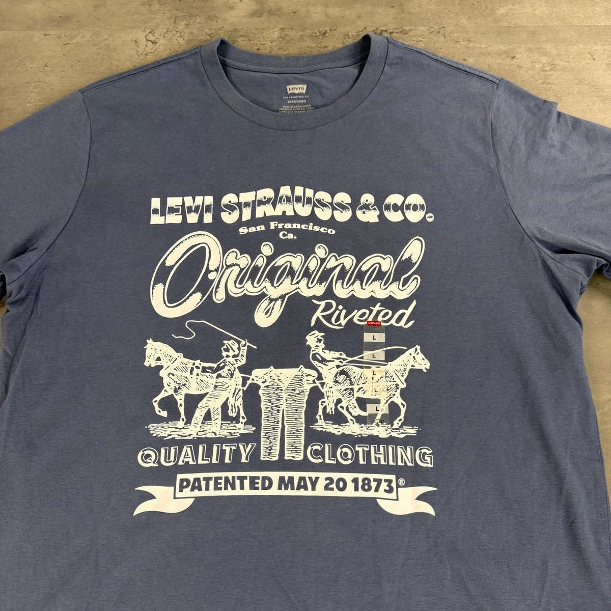 Levis Graphic T-Shirt Mens Large Blue Original Riveted Two Horse