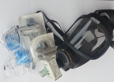 Gasmaske mit Filtern